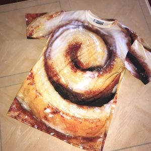 Cinnamon bun T-shirt